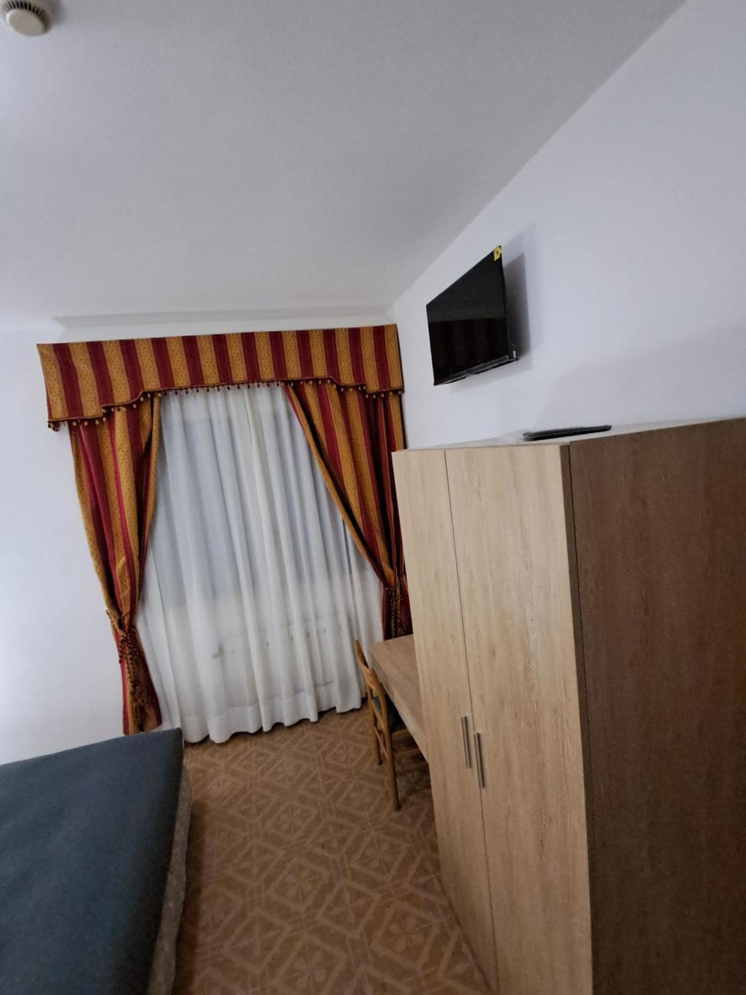 Hotel Tito 2 Mestre Eksteriør bilde